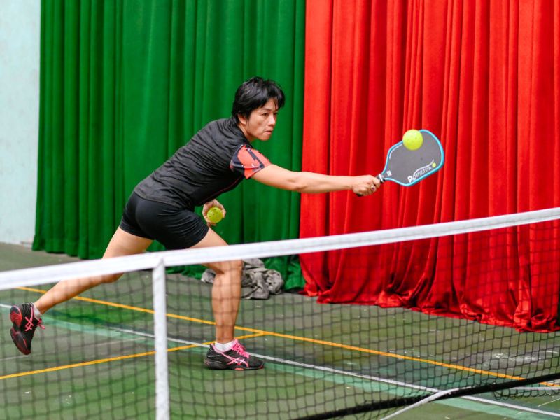 Tập pickleball 