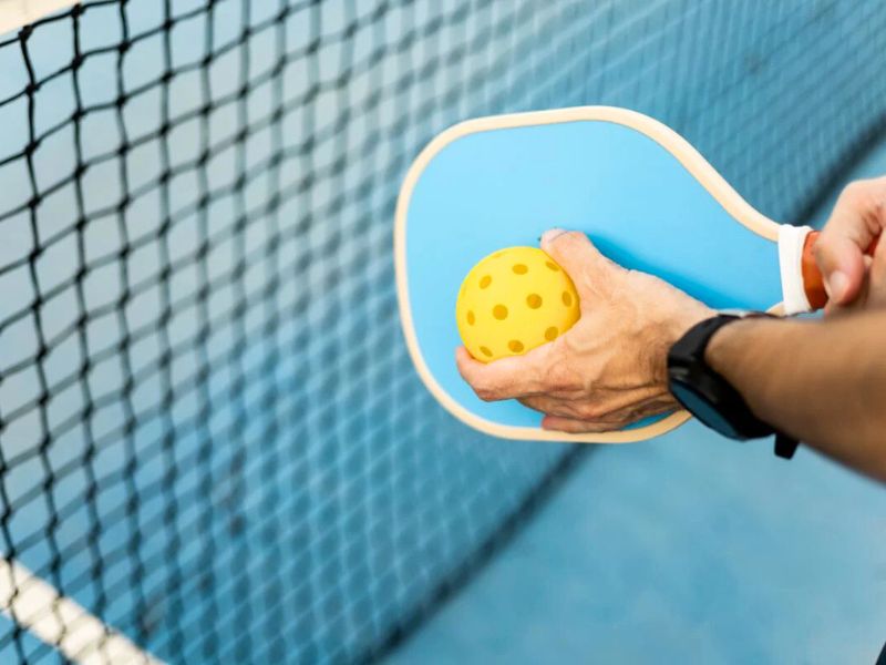 đánh pickleball 