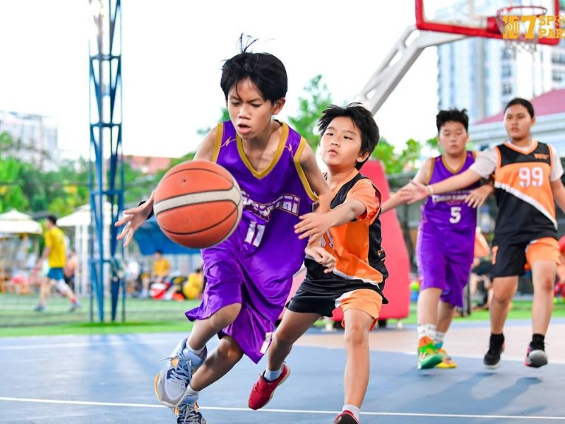 10 lợi ích khi chơi bóng rổ đối với sức khỏe và tinh thần 3 chơi bóng rổ