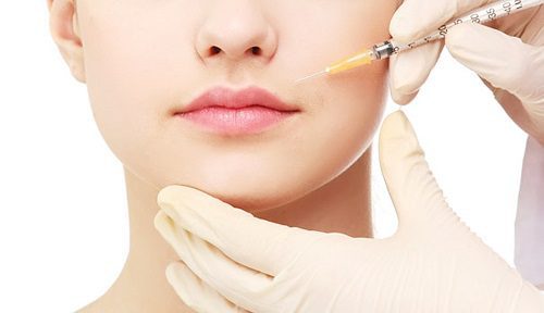 Phẫu thuật thẩm mỹ bơm môi